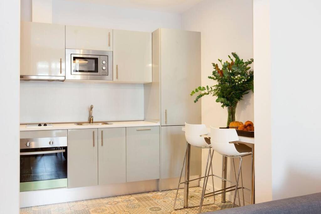 Beautiful 4Bd 4Ba Apartment In Eixample District Barcelona Exterior photo